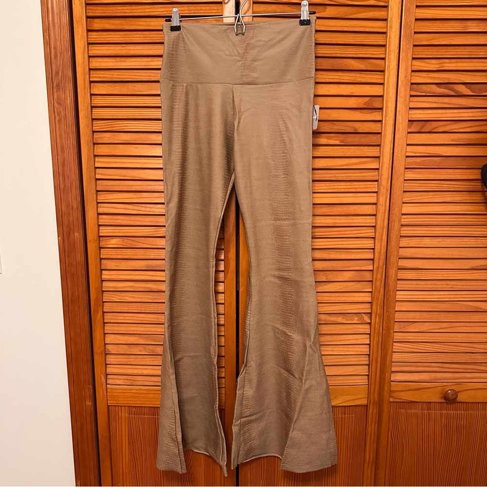BNWT Free People FP Movement Snakeskin Python Print Workout Yoga Flare sz M L